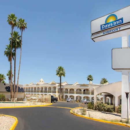 Days Inn By Wyndham Airport - Phoenix Exterior photo